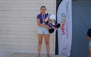 Lilou est championne de France en ARBALETE 13-16 ans. Bravo Lilou ! Nous sommes fiers de toi.

