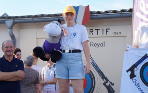 Lilou GODET sur la 2ème marche du podium pour l'ARBALETE 13/16 ans.